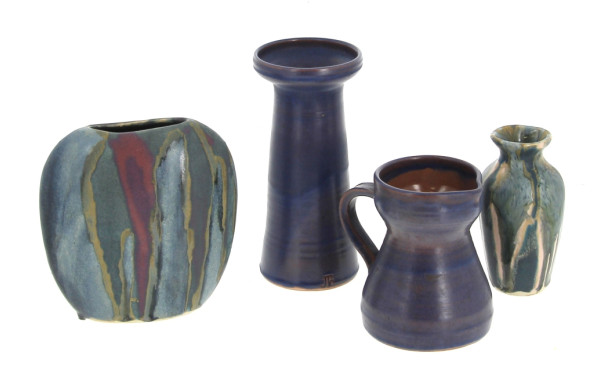 Lot de 4 pièces en céramique : 3 vases e