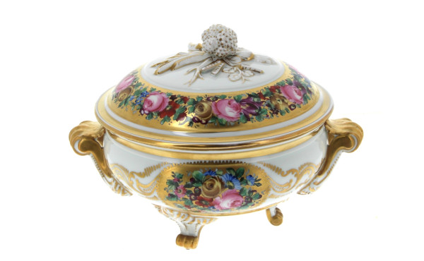 LIMOGES - Soupière couverte en porcelain