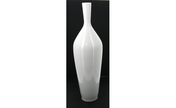Haut vase décoratif en porcelaine blanch