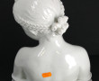 Buste de fillette en porcelaine blanche,