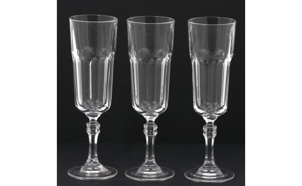 6 flûtes à champagne en cristal à pans c