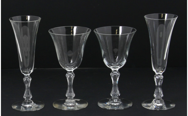 SAINT-LOUIS - 14 flûtes à champagne en c