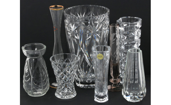 Lot de 8 vases en cristal et en verre do