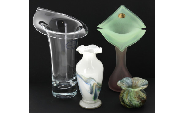 Lot de 4 vases en verre dont Verrerie d'