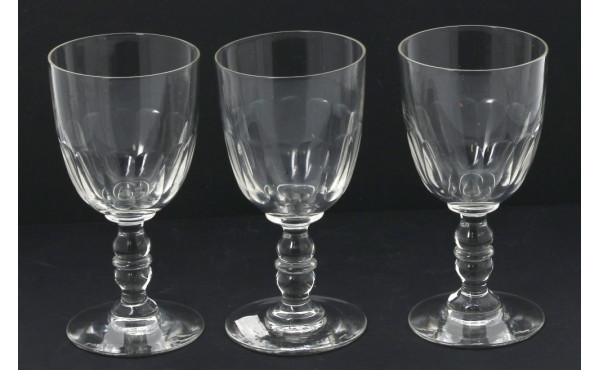 10 verres à pied anciens en verre, corps