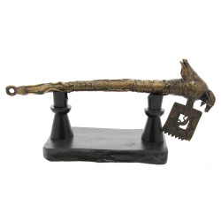 Sceptre en bronze patiné, extrémtité en 