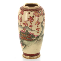 JAPON - Vase en céramique à décor de pag
