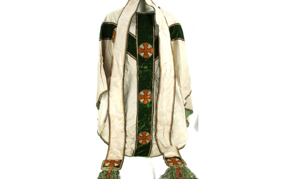 Chasuble en velours vert et fond satin i