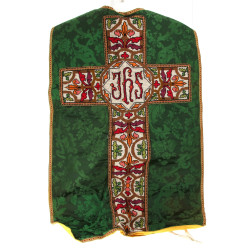 Chasuble brodée fond vert moiré, motif b