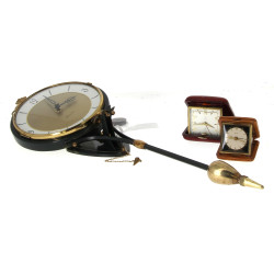 Pendule murale années 60 et 2 réveils de