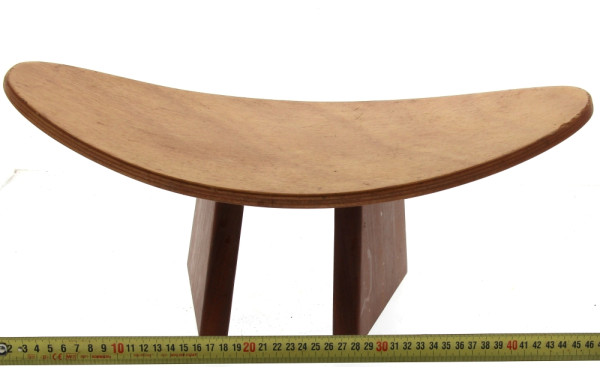 Siège SHOGGI en bois pour la méditation.