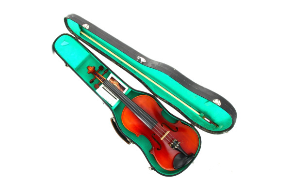 Violon d'étude L. 59 cm dans son étui, f