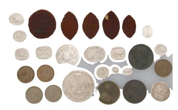 Collection de 27 moulages de sceaux et m