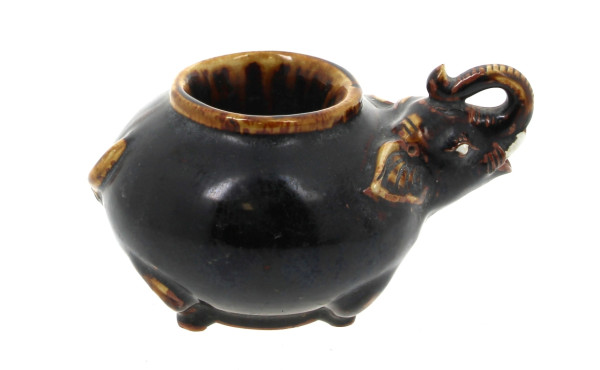 Porte-bougie en céramique brune en forme