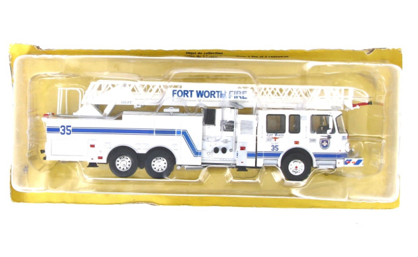 Camion de pompier américain blanc Fort W