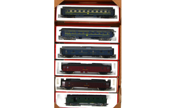 JOUEF Ho - 3 voitures voyageurs dont CIW