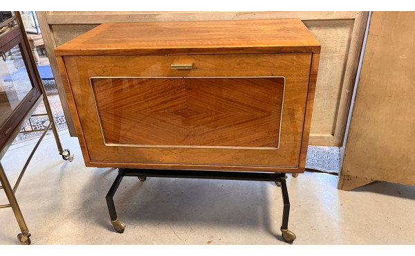Meuble bar sur roulettes en placage d'ac