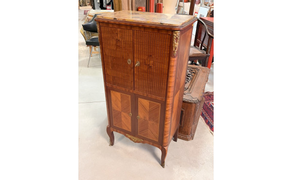 Meuble à partitions à hauteur d'appui, s