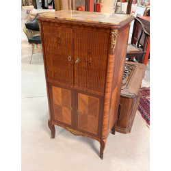 Meuble à partitions à hauteur d'appui, s