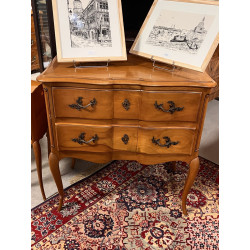 Petite commode en bois fruitier ouvrant 