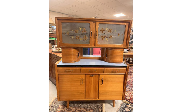 Buffet de cuisine en deux corps, des ann