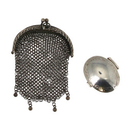 Petite boîte à pilules en argent, poinço