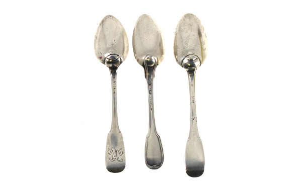 Trois petites cuillères anciennes en arg