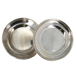 Paire de petits plats ronds en métal arg