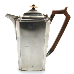 KIRBY BEARD et Cie - Verseuse en métal a