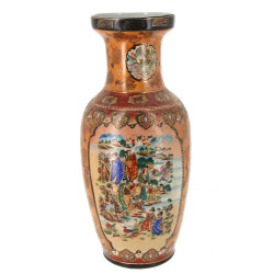 Vase balustre en porcelaineà décor de sc