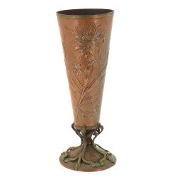 Vase conique ART NOUVEAU en cuivre à déc