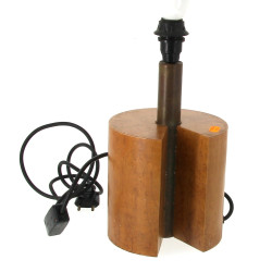 Pied de lampe en bois et métal, forme cy