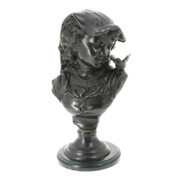 "Jeune fille à l'oiseau", sujet en bronz