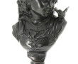 "Jeune fille à l'oiseau", sujet en bronz