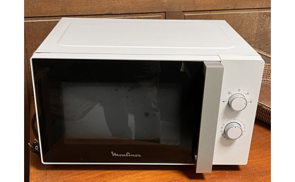Micro ondes Moulinex + cafetière (manque