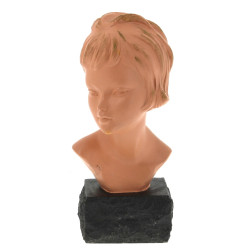 "Buste de jeune fille", sujet en plâtre 