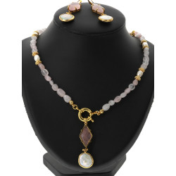 Parure en métal doré, perles d'eau douce