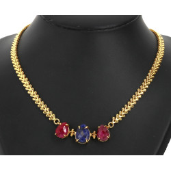 Collier en métal doré, deux rubis et deu
