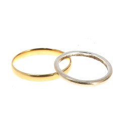 Lot de 2 alliances en or, l'une en or ja