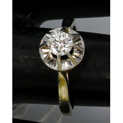 Bague solitaire en or gris 18 carats, po