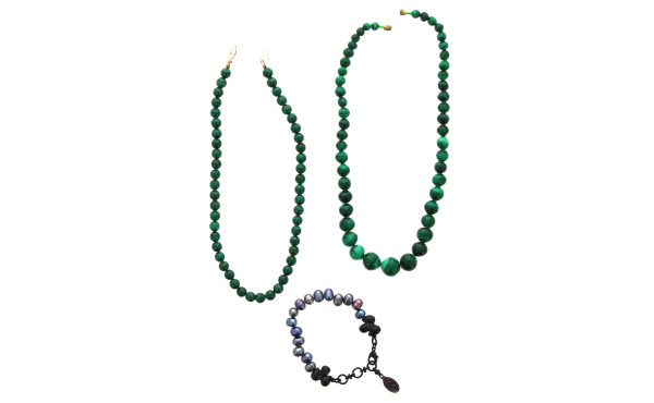 Lot de 2 colliers en perles en malachite