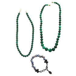 Lot de 2 colliers en perles en malachite