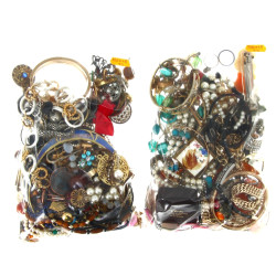 Lot de bijoux fantaisie (2 sachets)