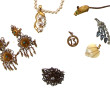 Lot de bijoux fantaisie anciens contenus