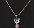 Collier en métal rose, avec pendentif ou