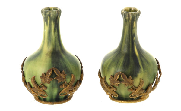 Paire de vases miniatures en grès vert e