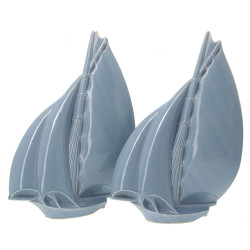 Paire de voiliers en faïence bleue, H 38