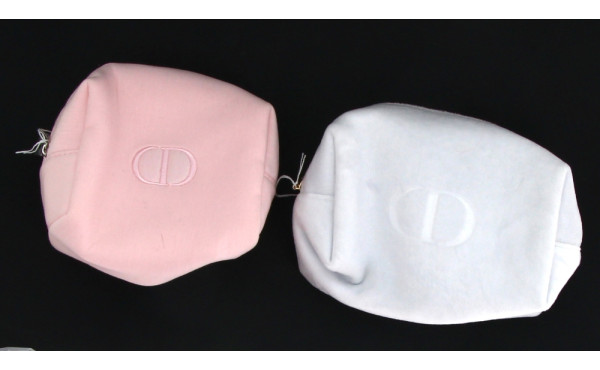 CHRISTIAN DIOR - Lot de 2 trousses : pet