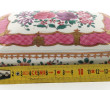 Coffret en porcelaine à décor de fleurs 