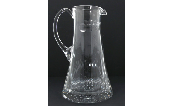 Beau pichet à anse de forme conique, bel